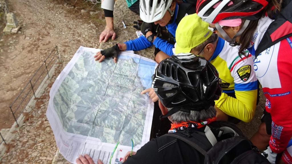 Lezione di topografia a Finale Ligure