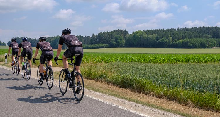 gruppo di ciclisti